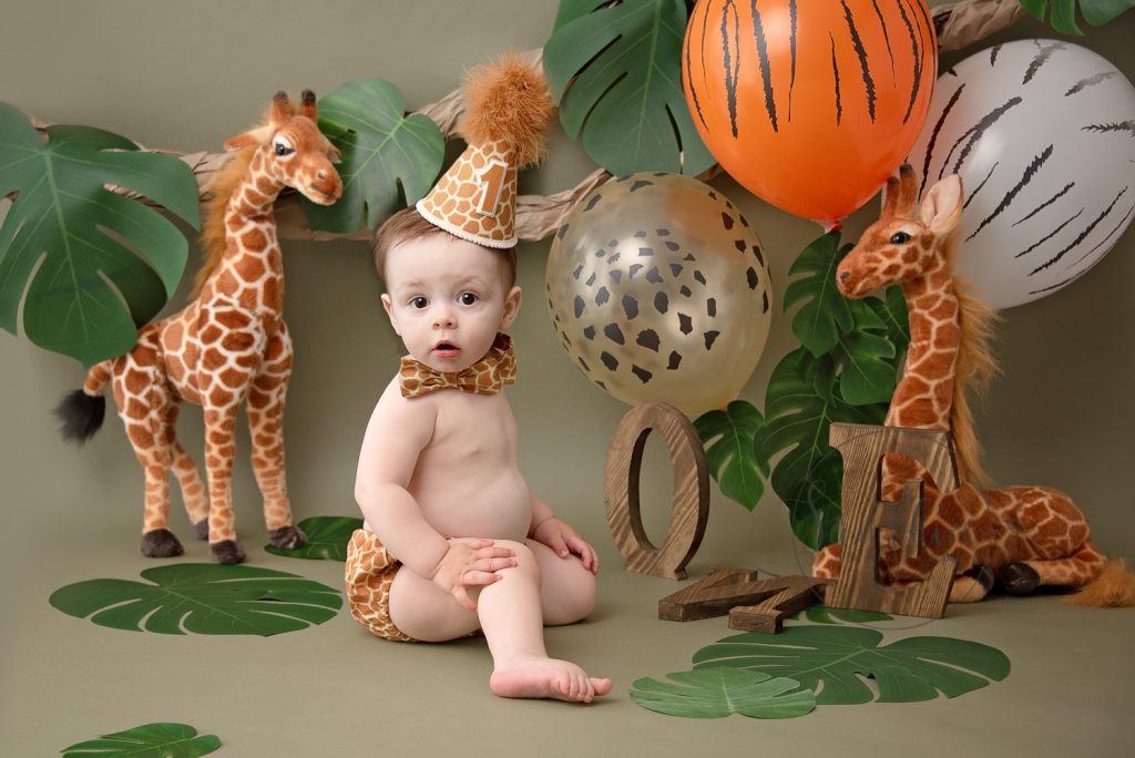 Jungle cake smash theme by Samphire Photography West Sussex