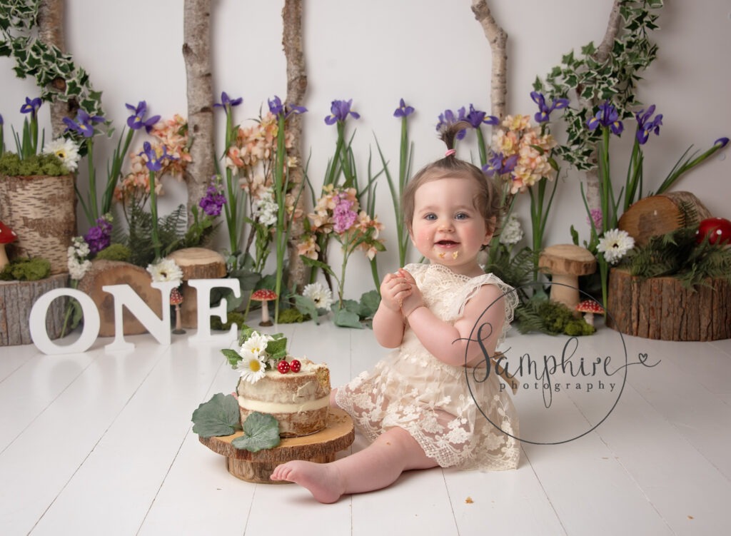 Woodland floral cake smash