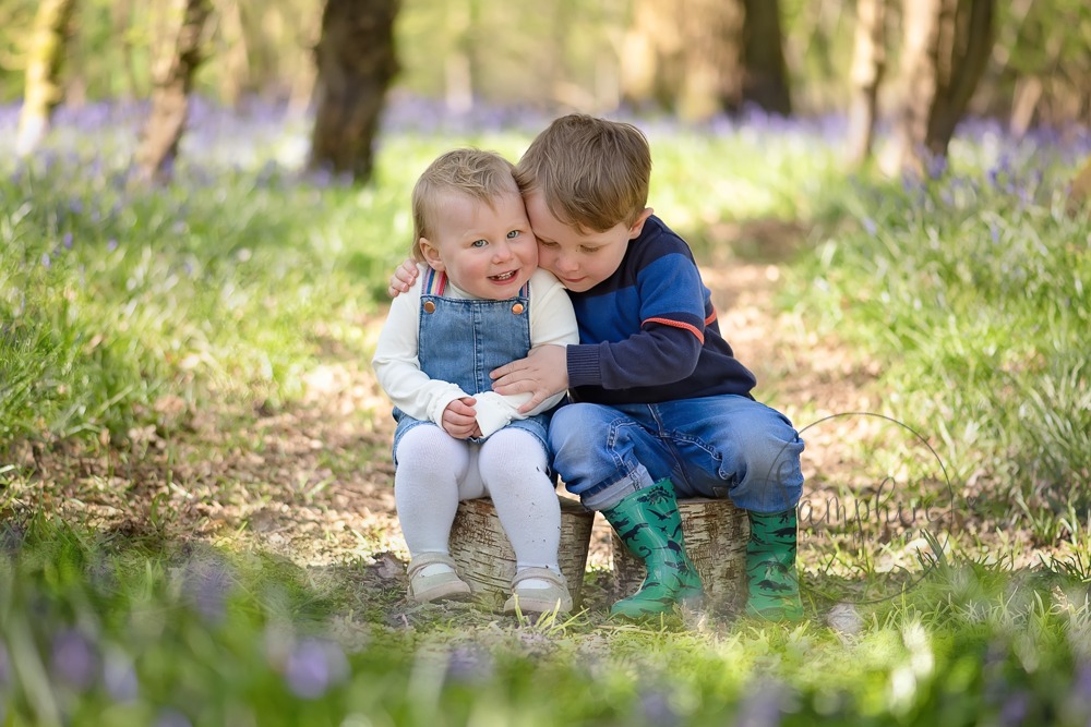 bluebell portraits Sussex outdoors siblings Samphire Photography