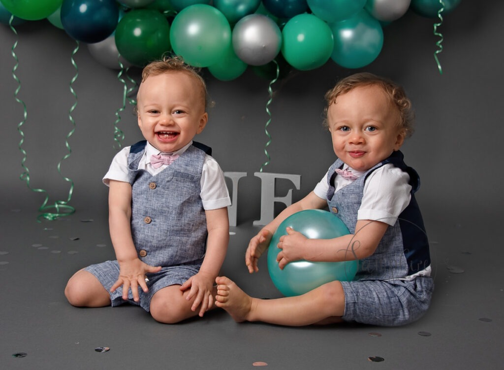 bespoke cake smash for twins