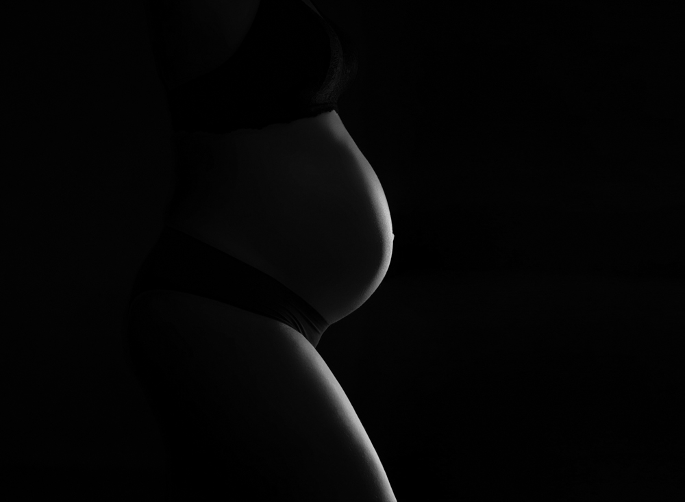 maternity portrait silhouette outline in sussex